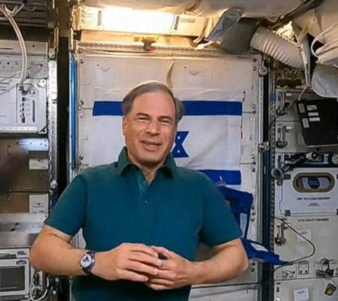 Eytan Stibbe onboard the ISS - 2022